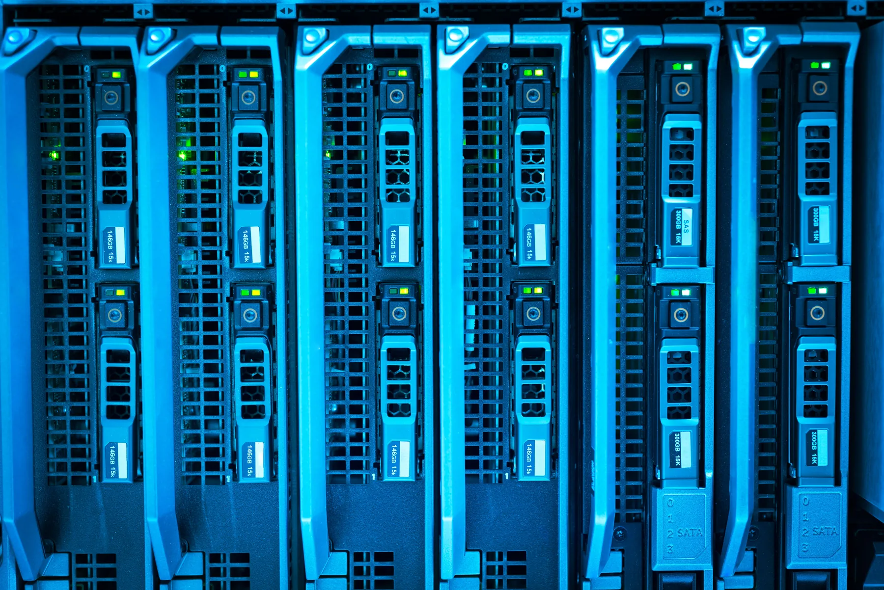 Illuminated high-density server hardware for AI workloads
